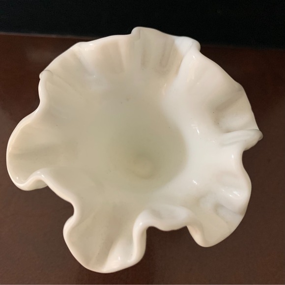 Vintage Fenton Hobnail Milk Glass Ruffled Miniature Bud Vase 4" - Picture 2 of 2